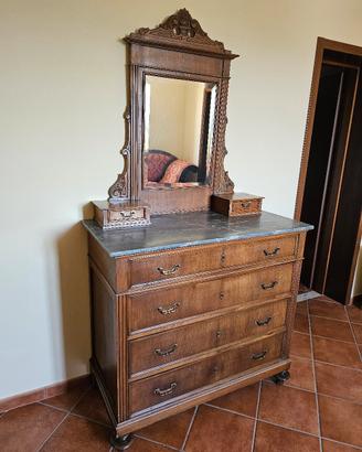 Comò/cassettone in legno con specchiera