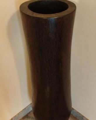Vaso in legno banano