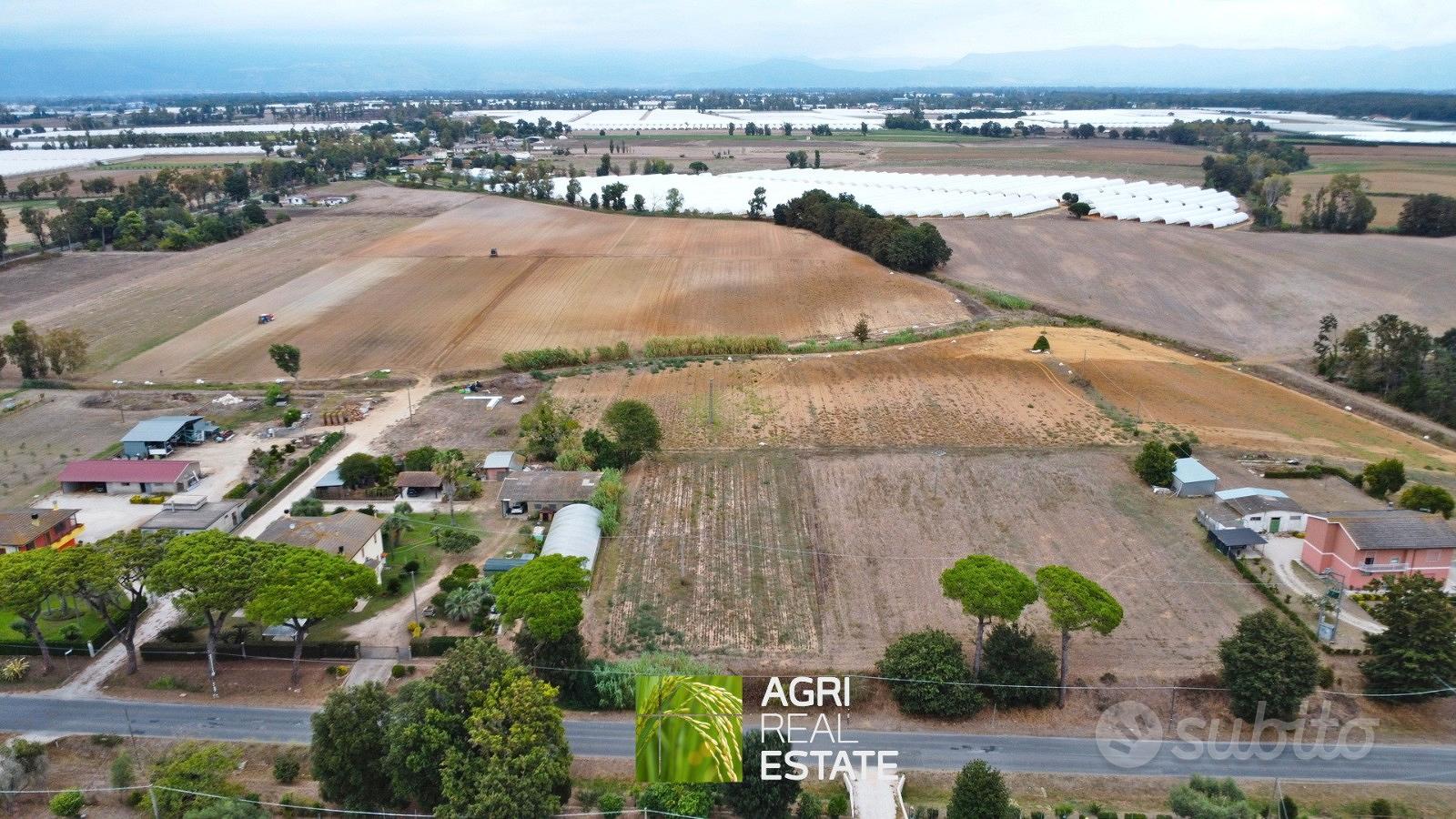 Terreno agricolo di 2 HA fronte strada - Altro
