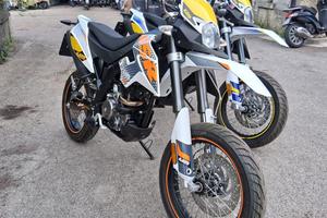 MOTARD UM DSR SM 125cc MOT. APRILIA LC