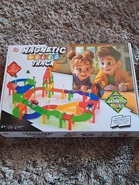 Pista magnetica macchinine con batteria e luci