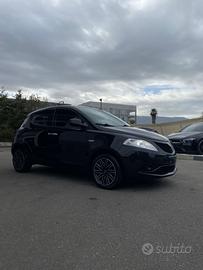 Lancia Ypsilon 1.2 GPL Black