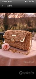 borsa pochette colore oro