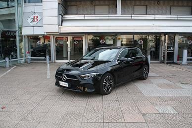 MERCEDES-BENZ A 180 Automatic AMG Line Premium
