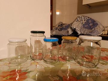 Barattoli di vetro per conserve