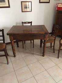 tavolo e sedie stile rustico