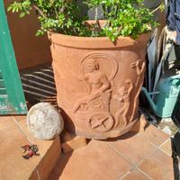 Vasi e fontana da giardino