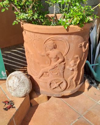 Vasi e fontana da giardino