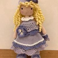 Bambola VIOLET lavorazione uncinetto a mano