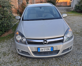 Astra 1.9 CDTI 120CV SW Cosmo