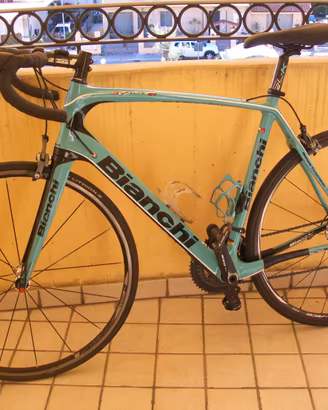 BICI DA CORSA IN CARBONIO BIANCHI INFINITO CV