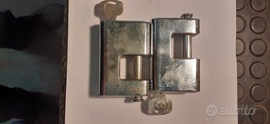 Coppia Lucchetti yale