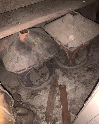 2 Antichi comignoli in cotto