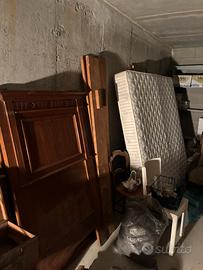 Letto antico con materasso
