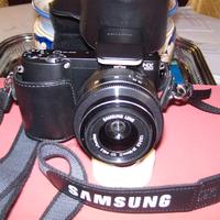 Fotocamera Samsung NX1000.