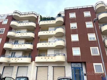 4 LOCALI A CANOSA DI PUGLIA