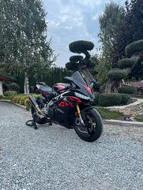 Aprilia RSV4 Factory