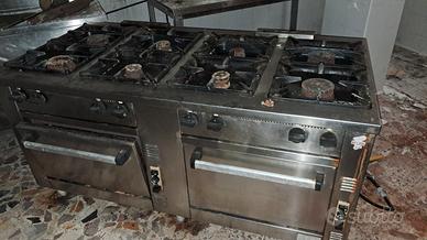 Banchi in acciaio e cucine 