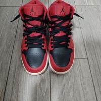 Air Jordan Mid 1