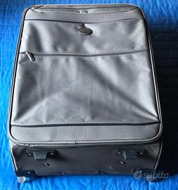 Valigia Unisex + Beauty colore verde militare