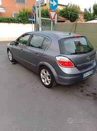 Opel Astra H 
