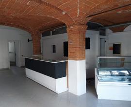 Fondo commerciale a Pistoia - vicino ad Agraria