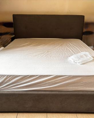 Letto matrimoniale con contenitore