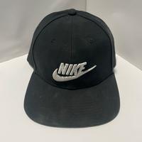 Cappellino nike visiera piatta