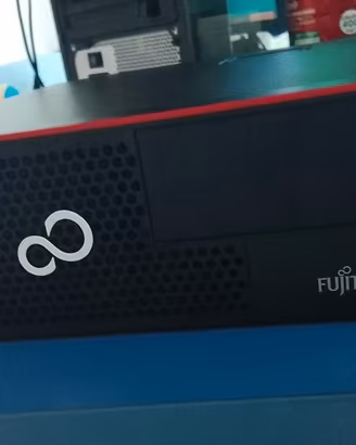 pc fisso fujitsu
