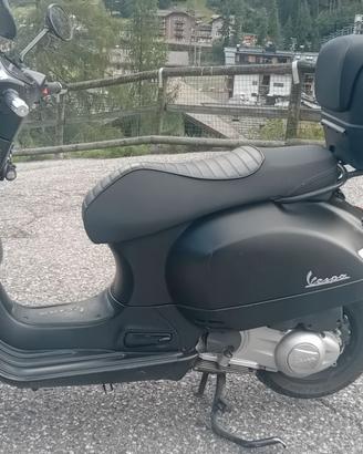 vespa gts 300 notte