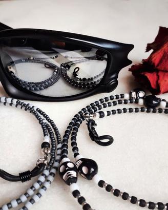 catena occhiali halloween goth con teschi