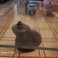 tavolo da salotto in vetro con ruote 