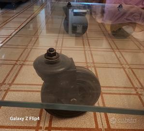 tavolo da salotto in vetro con ruote 