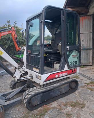 Mini escavatore Bobcat 328