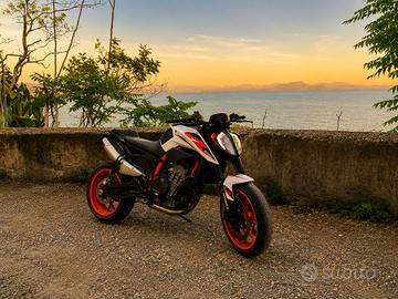 Ktm duke 890 r