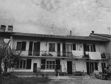 Immobile in asta di 226 m² con 5 locali a Caramagn