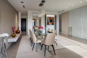 VILLA A SCHIERA CENTRALE A REGGIO NELL'EMILIA