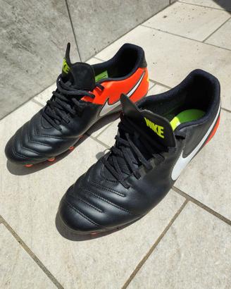 Scarpe Nike da calcio, misura 46
