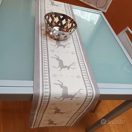 Runner con cervi e fiocchi neve 30×180 cm.