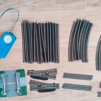 Lotto immenso di binari, 1 trasformatore e 1 passa