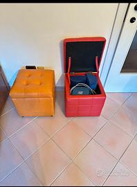 Pouf rosso e arancione