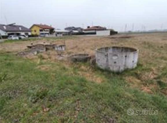 Immobile in asta di 7020 m² a Cislago - Vista 5
