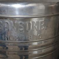 Contenutore per olio in acciaio