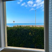 Piano terra fronte spiaggia, aria cond