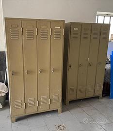 Armadi spogliatoi in metallo due blocchi da 4 vani