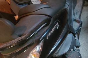 Yamaha majesty 400 anno 2006. km 53000