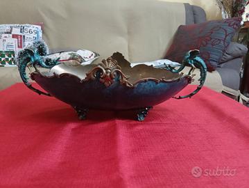 Vaso con draghi in ottone 