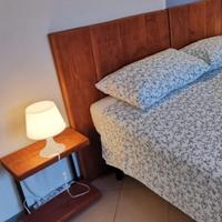 2 comodini + 2 testiere letto  + 1 panchetta 