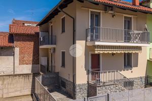 CASA SEMINDIPENDENTE A CERVERE