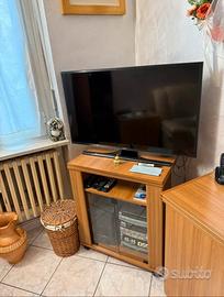 Mobile regolabile con vetrina inferiore